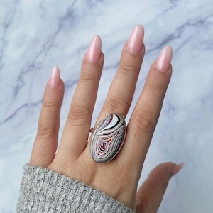 Bague ajustable en fordite / Bague en argent sterling 925 / Pierres précieuses curatives / Cadeaux pour elle / Cabine ovale / Fordite / Bagues fordite tendance