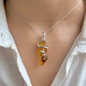 Bernstein Anhänger / 925 Sterling Silber Anhänger / Heilstein / Geschenke für Sie / Fancy Rough / Bernstein Schmuck / Statement Bernstein Anhänger