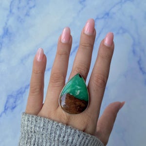 Chrysoprase Adjustable Ring / 925 Sterling Silver Ring / Healing Gemstone / Gifts for her / Pear Cab / Statement Chrysoprase Adjustable Ring