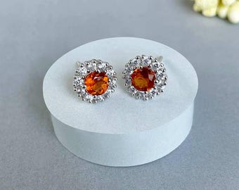 Pendientes de botón de cianita naranja y topacio blanco / Plata de ley 925 / Piedra preciosa curativa / Regalo para ella / Corte redondo / Pendientes delicados OKY-SE-1268.