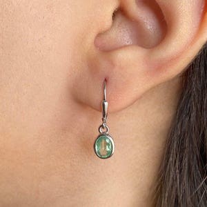 Green Kyanite Leverback Earring / 925 Sterling Silver Earring / Healing Gemstone / Gifts For Her / Oval Cut / Dainty Green Kyanite Earring