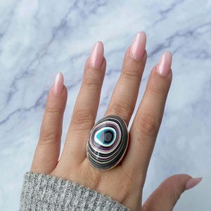 Bague ajustable en fordite / Bague en argent sterling 925 / Pierres précieuses curatives / Cadeaux pour elle / Cabine ovale / Fordite / Bagues fordite tendance
