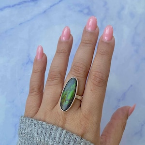 Ammolite Adjustable Ring / 925 Sterling Silver Ring / Healing Gemstone / Ammolite Jewelry / Gifts for her / Oval Cab / Statement AML-R-117.
