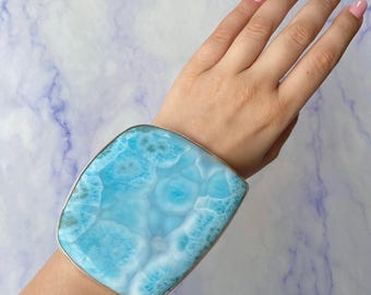 Bracciale rigido in Larimar da 770 carati / Bracciale in argento Sterling 925 / Pietra preziosa curativa / Regali per lei / Cabochon di lusso / Bracciale rigido in Larimar di grande impatto