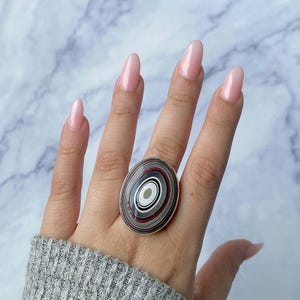 Bague ajustable en fordite / Bague en argent sterling 925 / Pierres précieuses curatives / Cadeaux pour elle / Cabine ovale / Fordite / Bagues fordite tendance