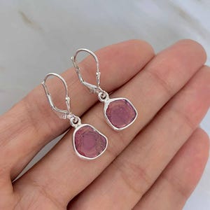 Pendiente de rebanada de turmalina sandía / Plata de ley 925 / Piedra preciosa curativa / Regalo para ella / Joyería de turmalina / Pendiente de rebanada elegante