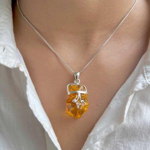 Amber Pendant / 925 Sterling Silver Pendant / Healing Gemstone / Gifts for her / Fancy Rough / Amber Jewellery / Statement Amber Pendants
