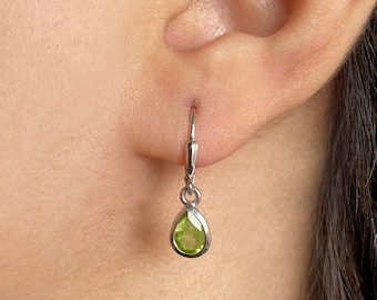 Boucle d'oreille en péridot / Argent sterling 925 / Pierres précieuses curatives / Bijoux en péridot / Cadeau pour elle / Taille poire / Boucle d'oreille délicate PER-SE-1317.