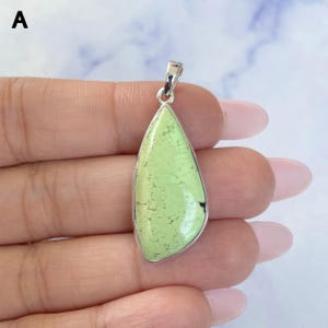 Collana con pendente in crisoprasio limone / Argento sterling 925 / Pietra curativa / Regalo per lei / Gioielli in crisoprasio limone / Pendente di tendenza immagine 4