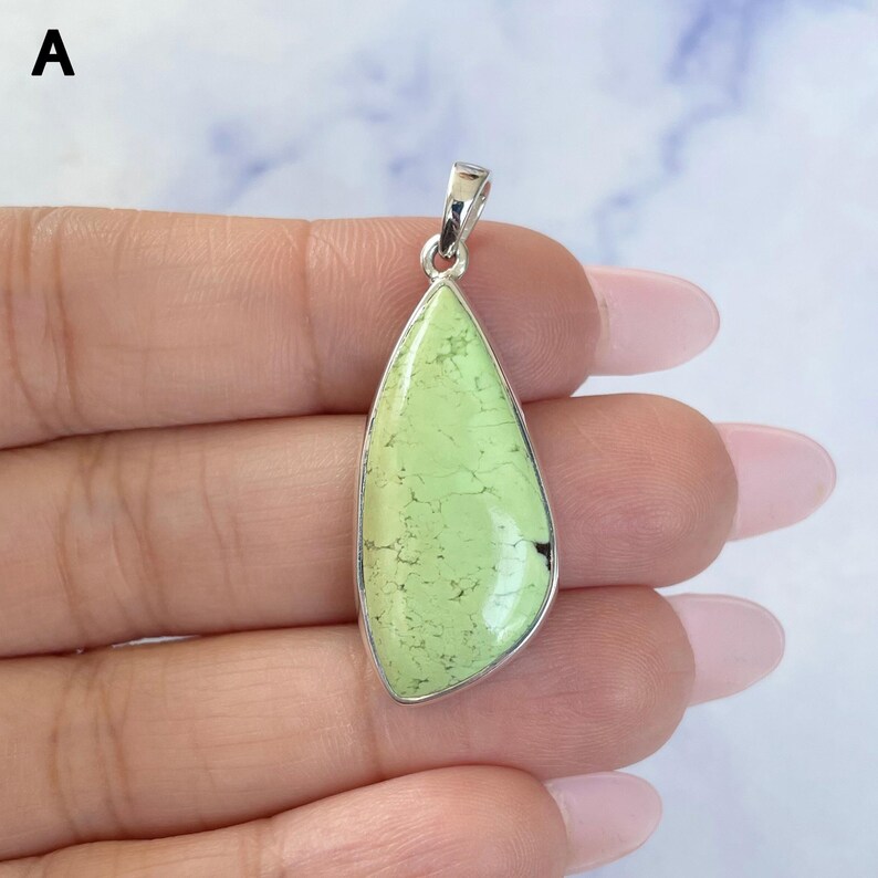 Collana con pendente in crisoprasio limone / Argento sterling 925 / Pietra curativa / Regalo per lei / Gioielli in crisoprasio limone / Pendente di tendenza immagine 4