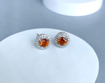 Pendientes de botón de cianita naranja y topacio blanco / Plata de ley 925 / Piedra preciosa curativa / Regalos para ella / Corte redondo / Pendientes delicados OKY-SE-985.