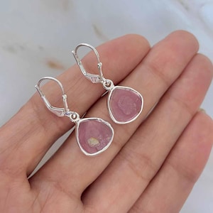 Pendiente de rebanada de turmalina sandía / Plata de ley 925 / Piedra preciosa curativa / Regalo para ella / Joyería de turmalina / Pendiente de rebanada elegante