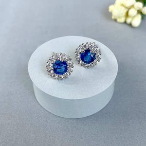 Kyanite Stud Earring / 925 Sterling Silver Earring / Healing Gemstone / Gifts For Her / Kyanite / Round Cut / Dainty Kyanite Stud Earring
