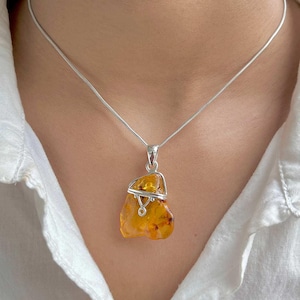 Amber Pendant / 925 Sterling Silver Pendant / Healing Gemstone / Gifts for her / Fancy Rough / Amber Jewellery / Statement Amber Pendants
