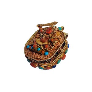1-Inch Silver Tibetan Ghau Box With Manjushree, Gold Plated And Stone Setting