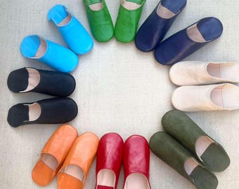 Babuchas de cuero marroquí hechas a mano – Pantuflas para mujer – Mules de cuero orgánico suave – Zapatos tradicionales de interior – Regalo para ella