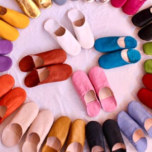 Handmade Leather Moroccan Babouches: Women&#39;s Soft Slippers