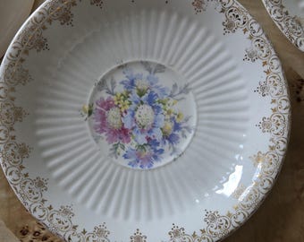 Vintage Set of 6 Mid-Century Floral Heritage 22K Gold Scalloped Rim Dessert Plates