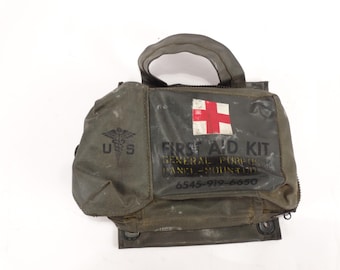 1967 U.S. Military Vietnam War Era Airplane First Aid Kit Pouch