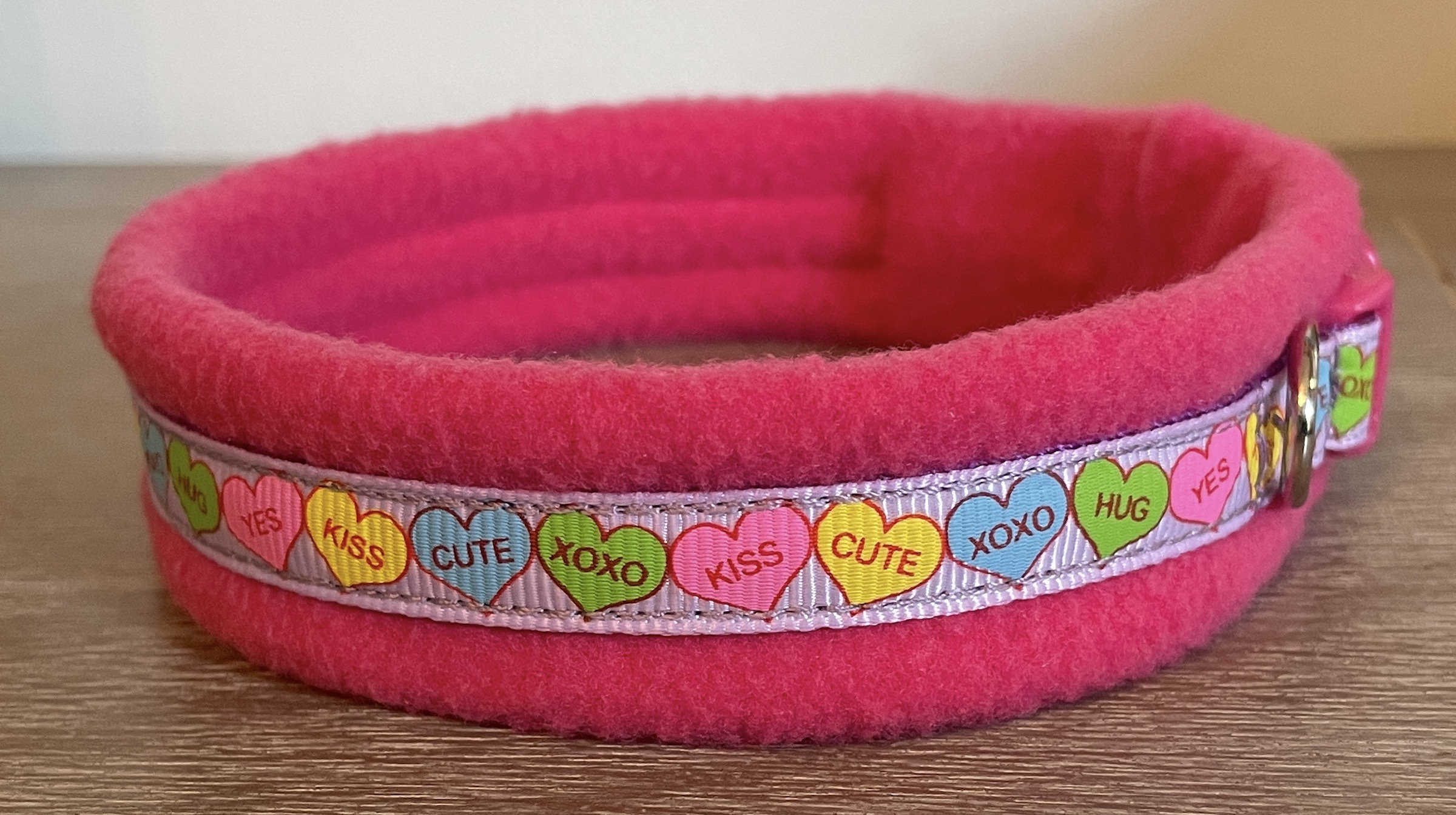NARROW width fleece padded conversation hearts dog collar - for small dogs / puppies (made to measure)