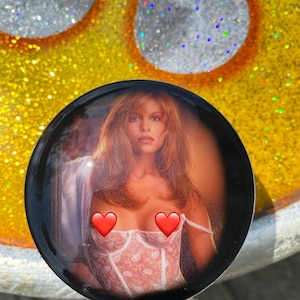Harley Davidson screw in Locking Gas Cap vintage pin up girl sportster Dyna soft tail glides king