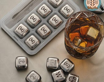 Pierres de refroidissement pour whisky avec initiales personnalisées, glaçons en métal, pierres de glaçons en acier inoxydable pour whisky personnalisées, ensemble de pierres à whisky, cadeau pour lui