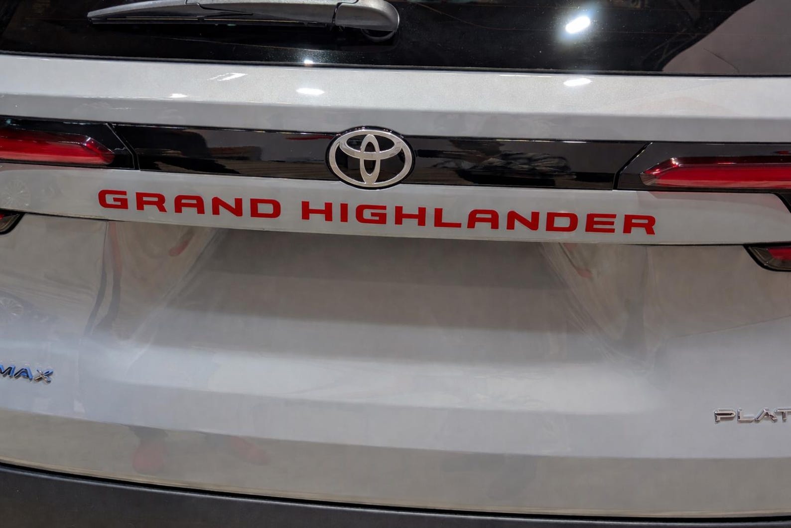 Highlander Graphics REFLECTIVE 2024-2026 Grand Highlander TOYOTA Liftgate Lettering Decals ...