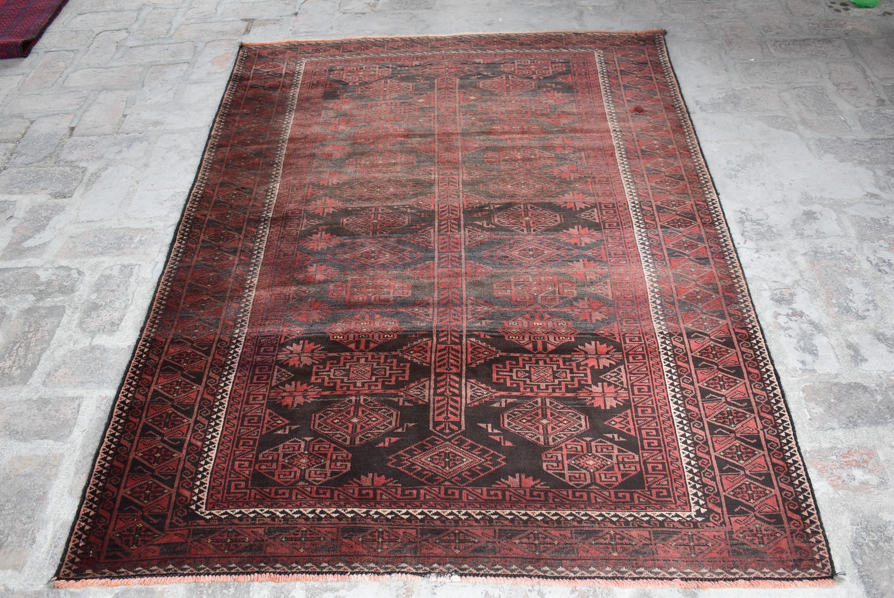 4'3 x 6'1 アンティークラグ/ 1940年代 幾何学模様のバルーチ族ラグ