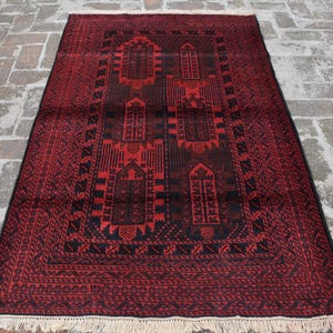 Alfombra balochi antigua de 3&#39;9 x 6&#39;6 pies / alfombra tribal turcomana marrón rojiza Alfombra geométrica de pelo fino afgana vintage de 4 x 7 pies / alfombra oriental de colección