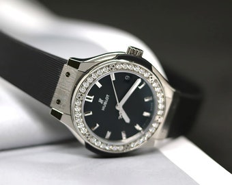 HUBLOT Classic Fusion Matte Black Dial Diamond Ladies Watch Item No. 581.NX.1171.RX.1104