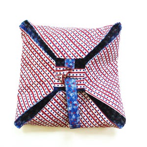 Fabric pie plate carrier, insulated and reversible food travel bag, red white blue