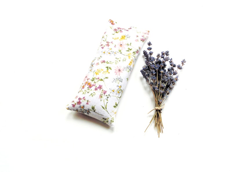 Microwavable lavender eye pillow with flax seed in soft flannel fabric image 2