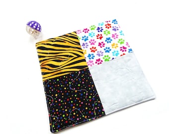 Catnip blanket toy for kittens and cats, quilted toy