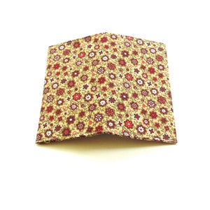 Checkbook cover with two pockets, floral cotton fabric image 3