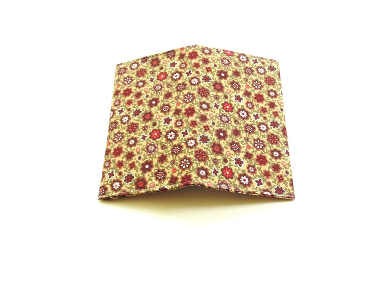 Checkbook cover with two pockets, floral cotton fabric image 3