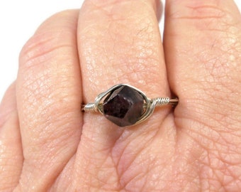 LG Red Garnet Star Faceted .999 Fine Silver Wire Wrapped Ring