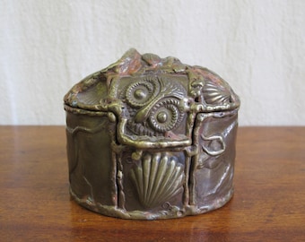 Pal Kepenyes box, created by noted Hungarian brutalist sculptor c. 1960, covered in bronze relief animals, fantastic example