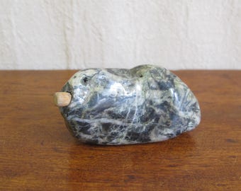 Chinese hardstone snuff bottle in the form of a rabbit or hare, utilizing the natural form of the stone, c. 1920