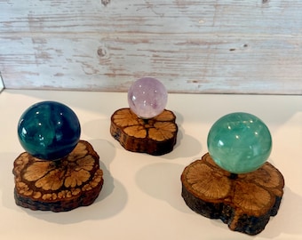 Chrysanthemum Wood Sphere Stand