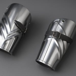 Medieval Knight Steel Men&#39;s Battle Armor Pair Of Bracers Cosplay & Roleplay Costume