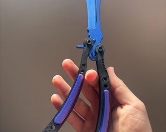 Butterfly Trainer (CS2/CSGO) - Customizable Colours