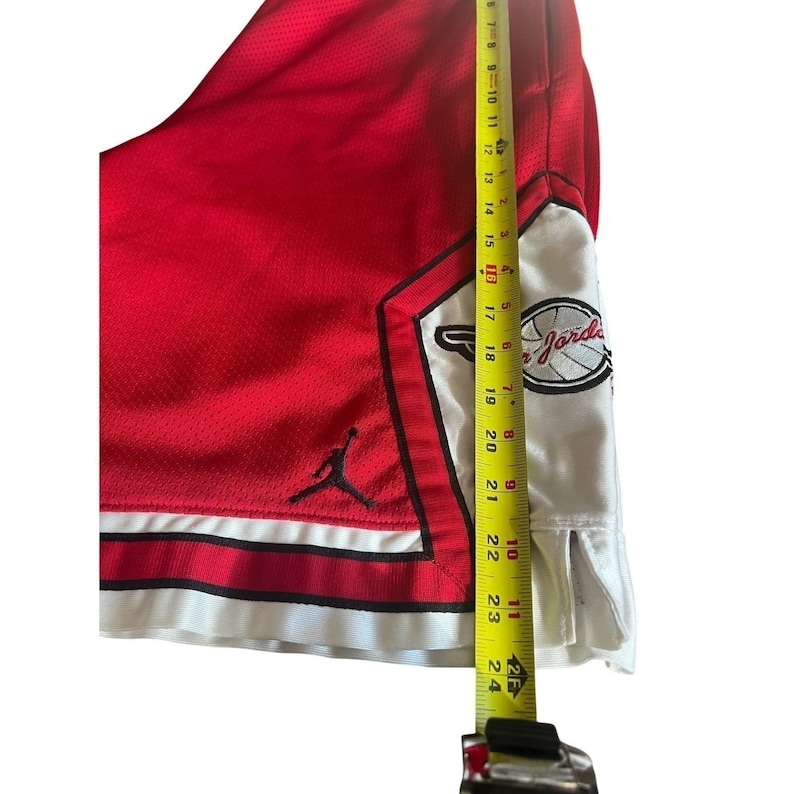 Szorty Nike Air Jordan z siateczki w kolorze czerwonym i białym z lat 90. w rozmiarze M zdjęcie 8