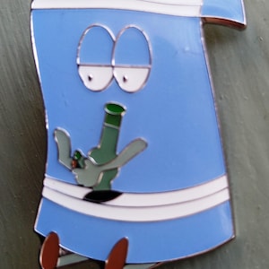 Smokin Towelie - Enamel Hat Pin - Glow Heavy - Don&#39;t forget your towel!