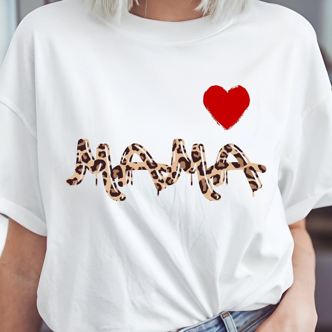Maglietta con stampa leopardata e gesto del cuore, regalo per la