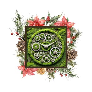 Pode incluir: Um relógio de rosto de musgo verde com engrenagens e ponteiros brancos, rodeado por uma coroa de ramos de pinheiro, azevinho, poinsétias e pinhas. O rosto do relógio é emoldurado por uma moldura de madeira marrom.