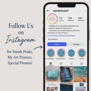 K&ouml;nnte beinhalten: Ein Smartphone zeigt die Instagram-Profilseite von zenahanaart mit einem Profilbild in einem bunten Kreis, Follower-Statistiken, einem Infotext, einem Link zu einem Etsy-Shop und einem Raster mit verschiedenen kunstbezogenen Bildern.