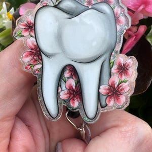 Floral Tooth Badge Reel Holder, Glitter Resin Dental ID Clip for Dentists, Hygienists, and Dental Assistants