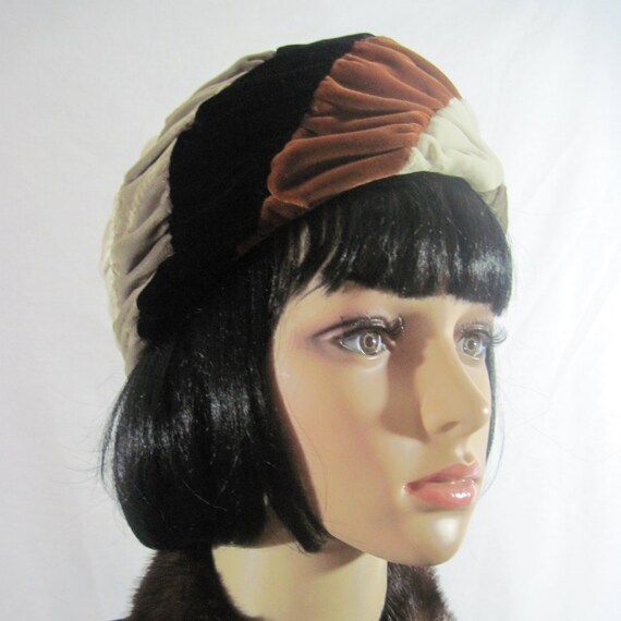 1960's Velvet PILLBOX HAT by MARILYN Union Made i… - image 2