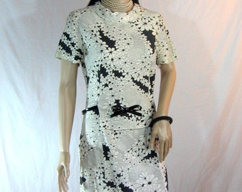 50s Floral Dress with Vinyl Bow Belt Size M L