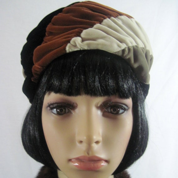 1960's Velvet PILLBOX HAT by MARILYN Union Made i… - image 1